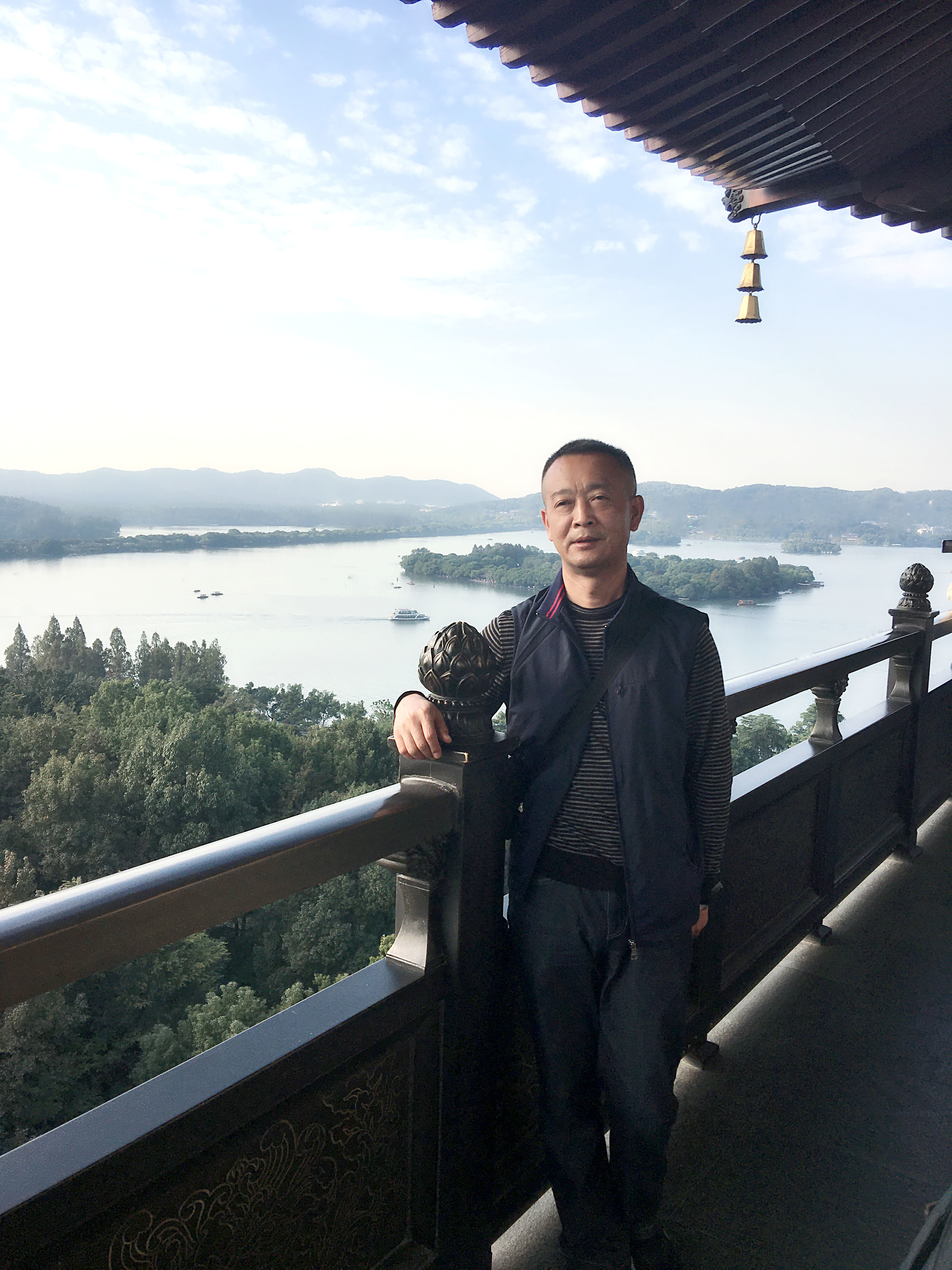 徐學鋒（一(yī)級注冊結構師(shī)、技術總監、高(gāo)級工程師(shī)）